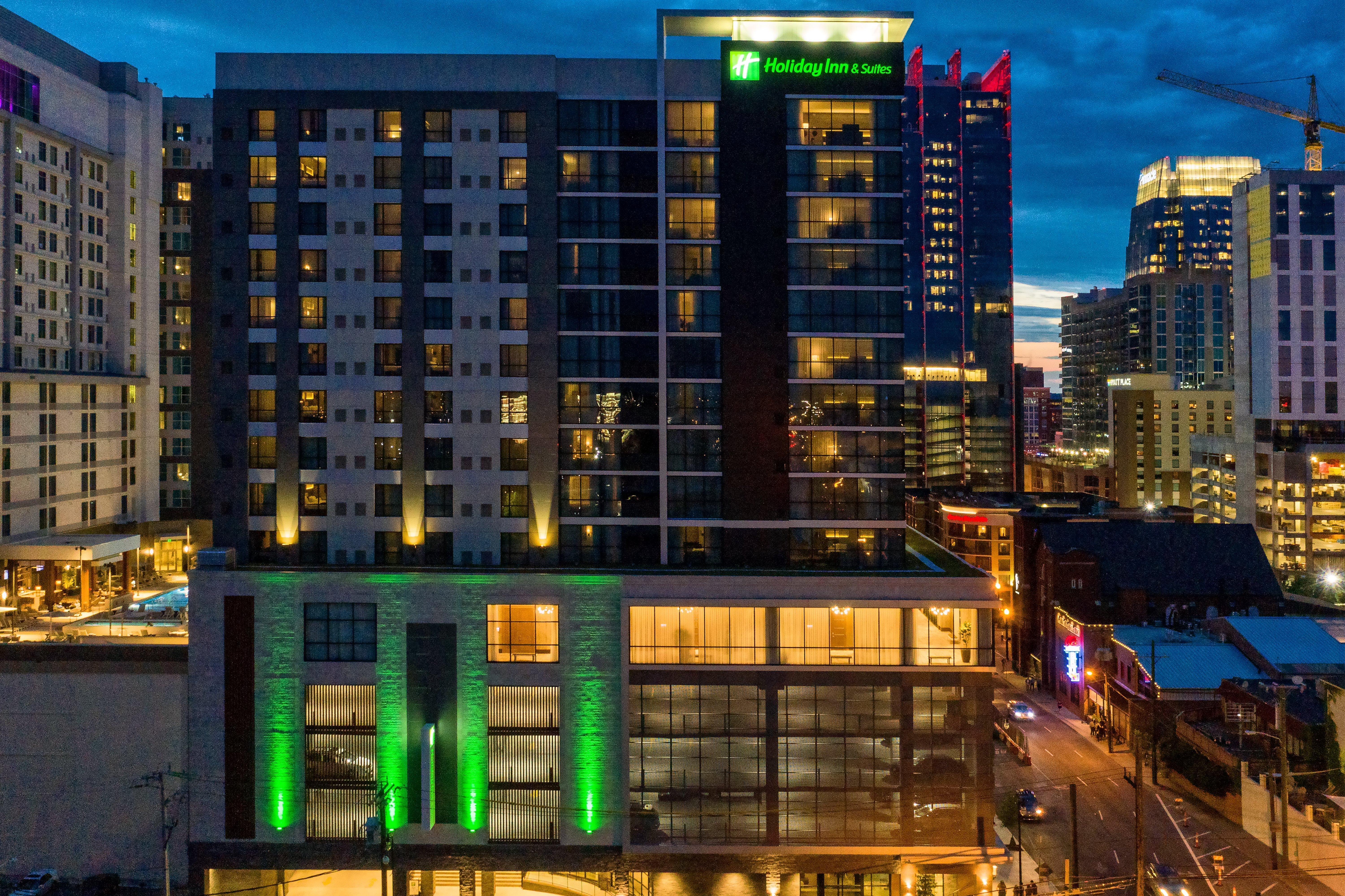 Holiday Inn & Suites Nashville Downtown Broadway Exterior photo